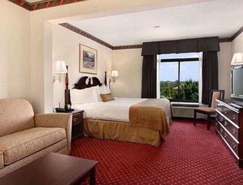 Spark By Hilton Charlotte Tyvola I-77 Стая снимка